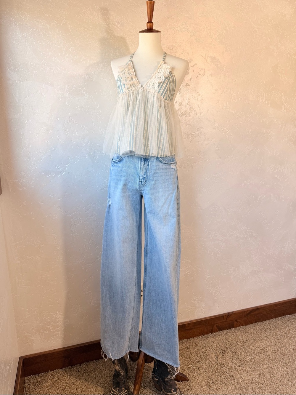 ONE-OF-A-KIND HANDMADE VINTAGE-FABRIC HALTER TOP 🩵 XS - Picture 4 of 16